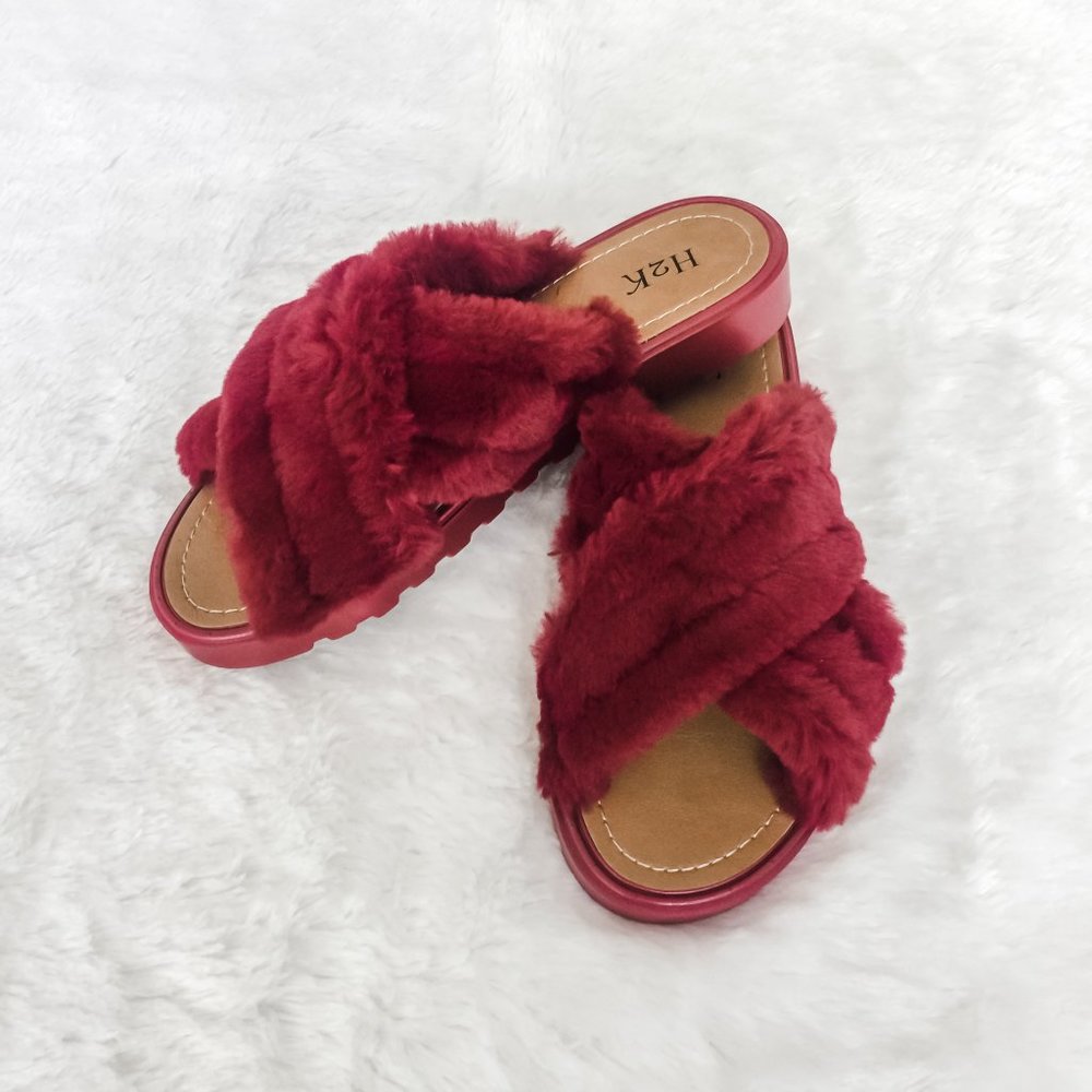 BRAND NEW Red H2K Faux Fur Slide Sandals Size 7 - Picture 2 of 7